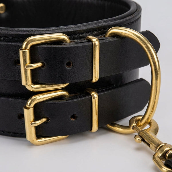 Double buckle and D-ring detail on The Sentinel leather dog collar